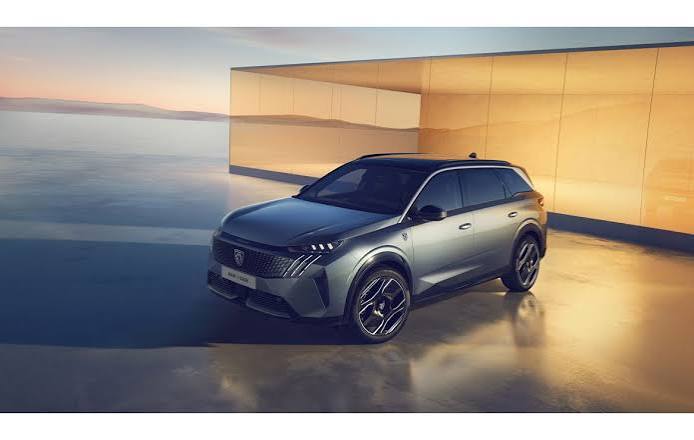 PEUGEOT Yeni E-5008 Allure